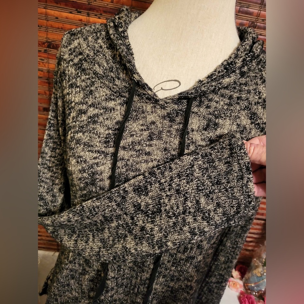 SJS Black and Gray Knit Sweater - Picture 4 of 4